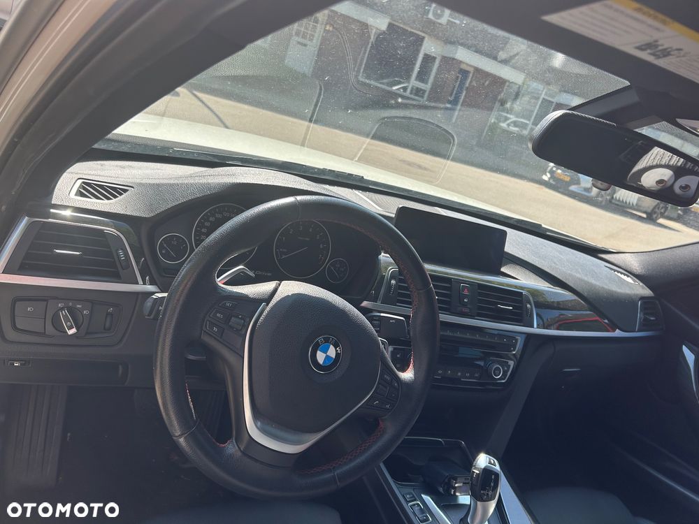 BMW Seria 3 330e iPerformance - 9