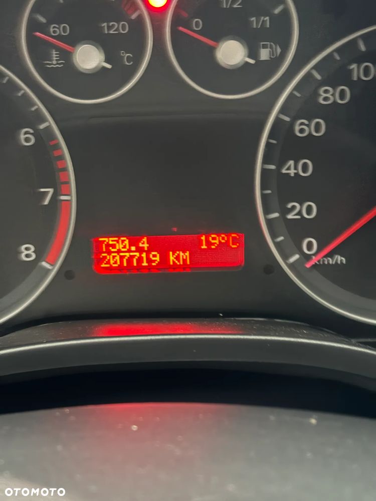 Ford Focus 1.8 FF Ghia - 21