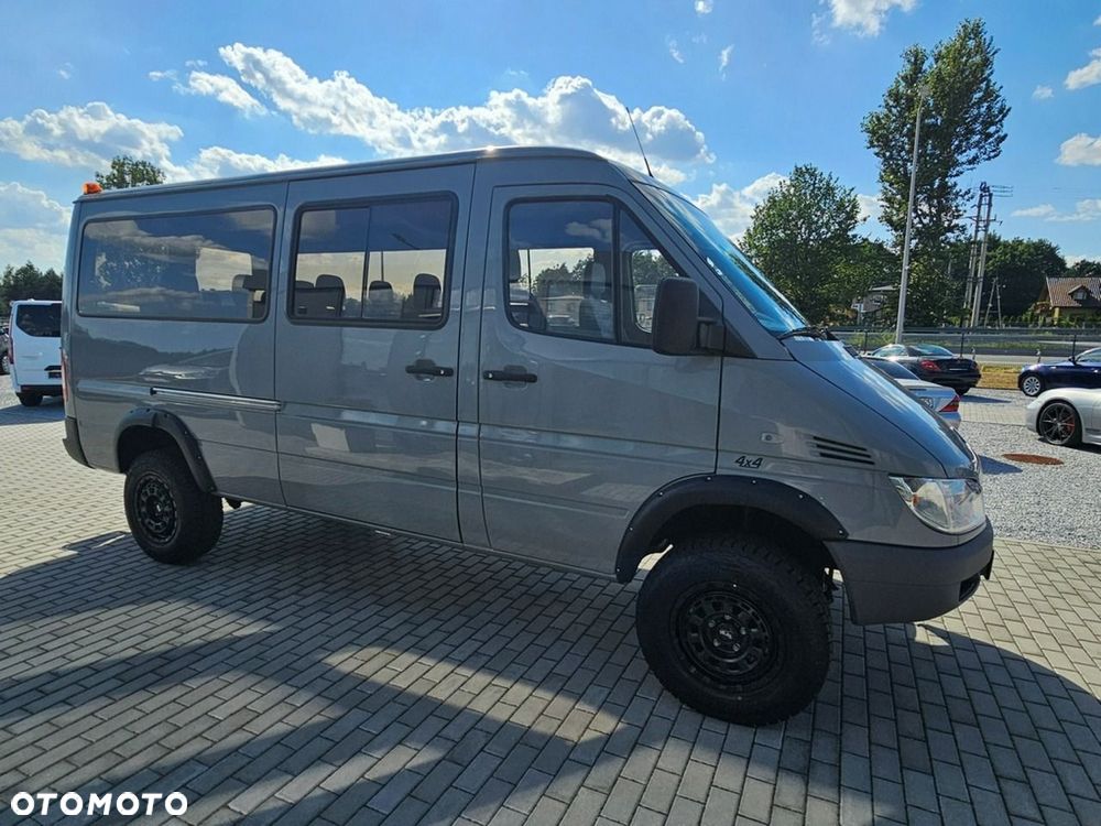 Mercedes-Benz Sprinter - 11