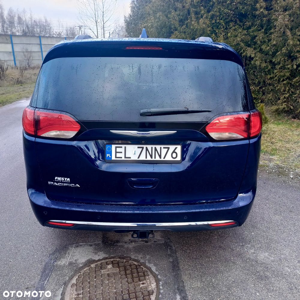 Chrysler Pacifica - 5
