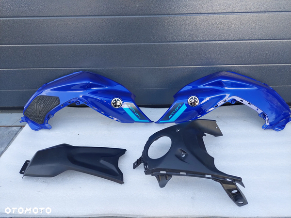 YAMAHA MT-07 bok boczek owiewka nakładka na zbiornik