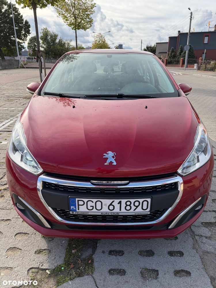 Peugeot 208 - 1