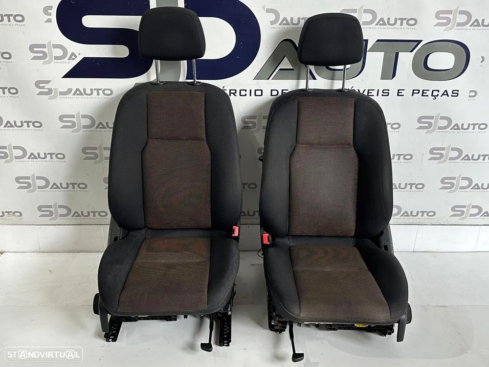 Conjunto Bancos - Mercedes C (W204) - 2
