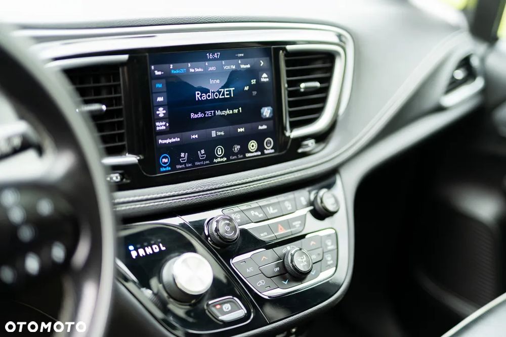 Chrysler Pacifica - 18