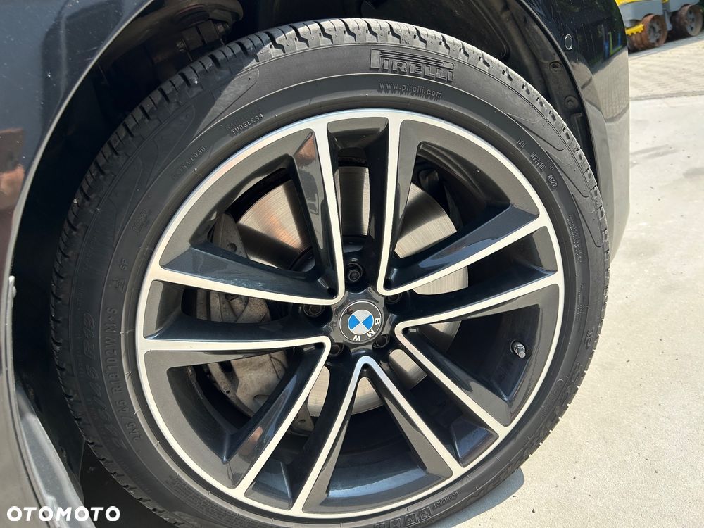 BMW Seria 7 750Li xDrive - 9