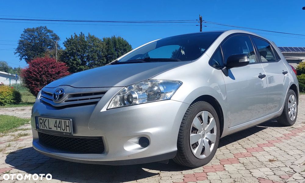Toyota Auris 1.6 Terra - 1