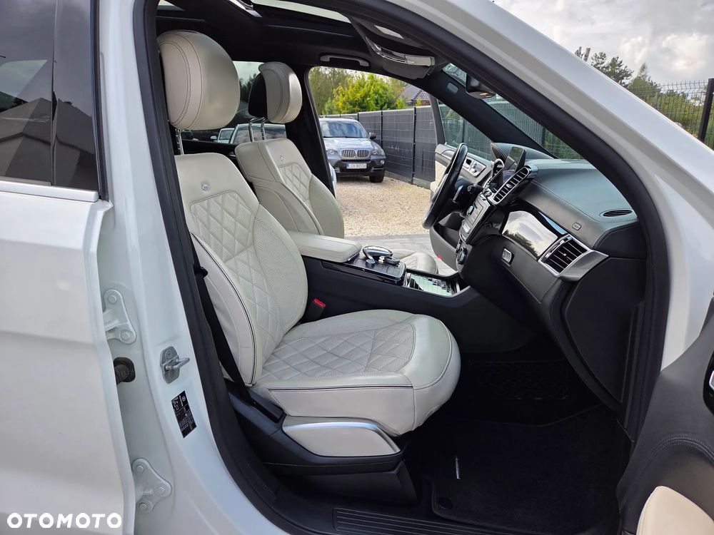 Mercedes-Benz GLS - 30