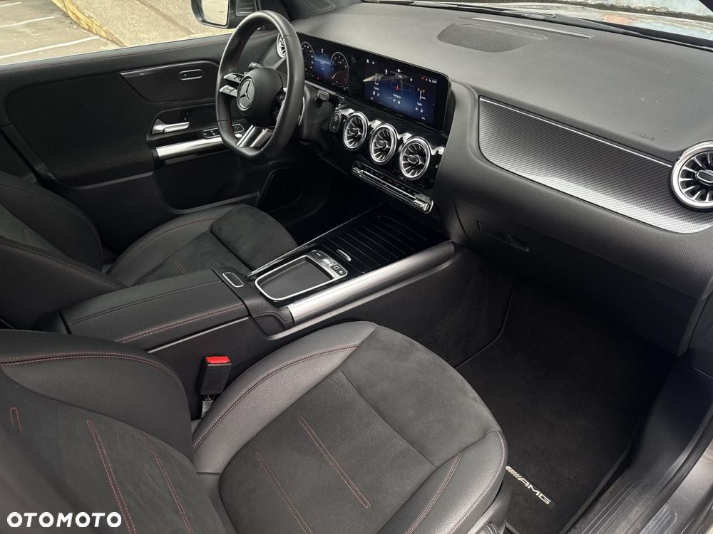 Mercedes-Benz GLA - 21