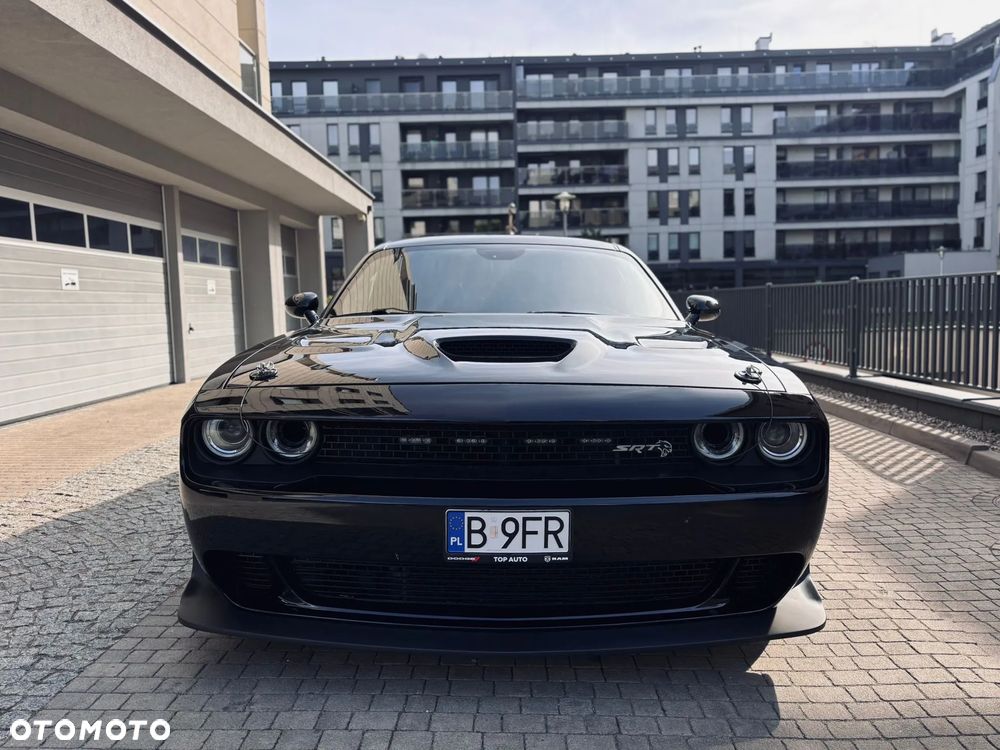 Dodge Challenger - 8