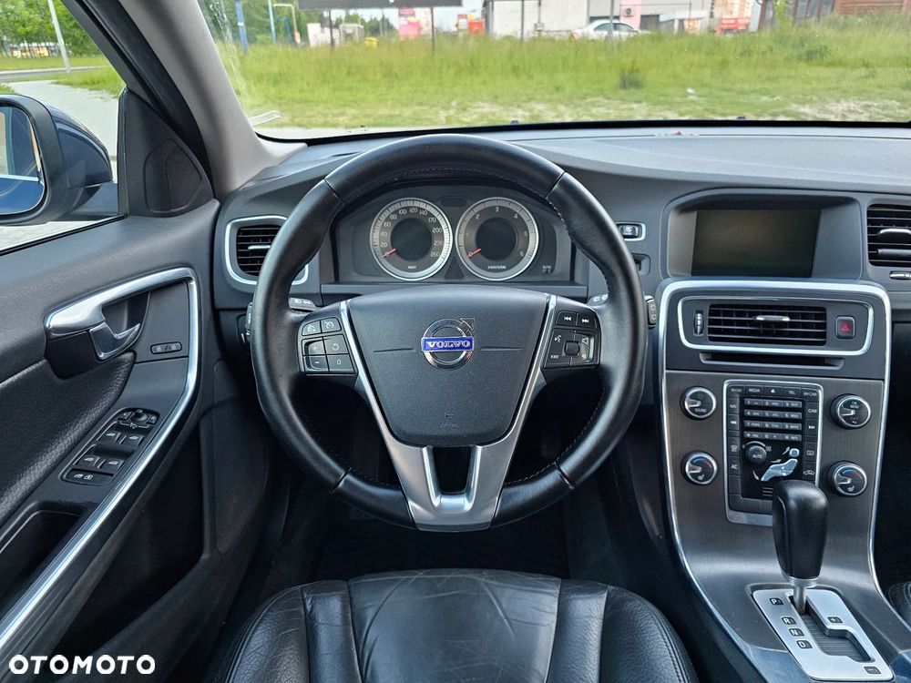 Volvo V60 D5 Geartronic Summum - 20