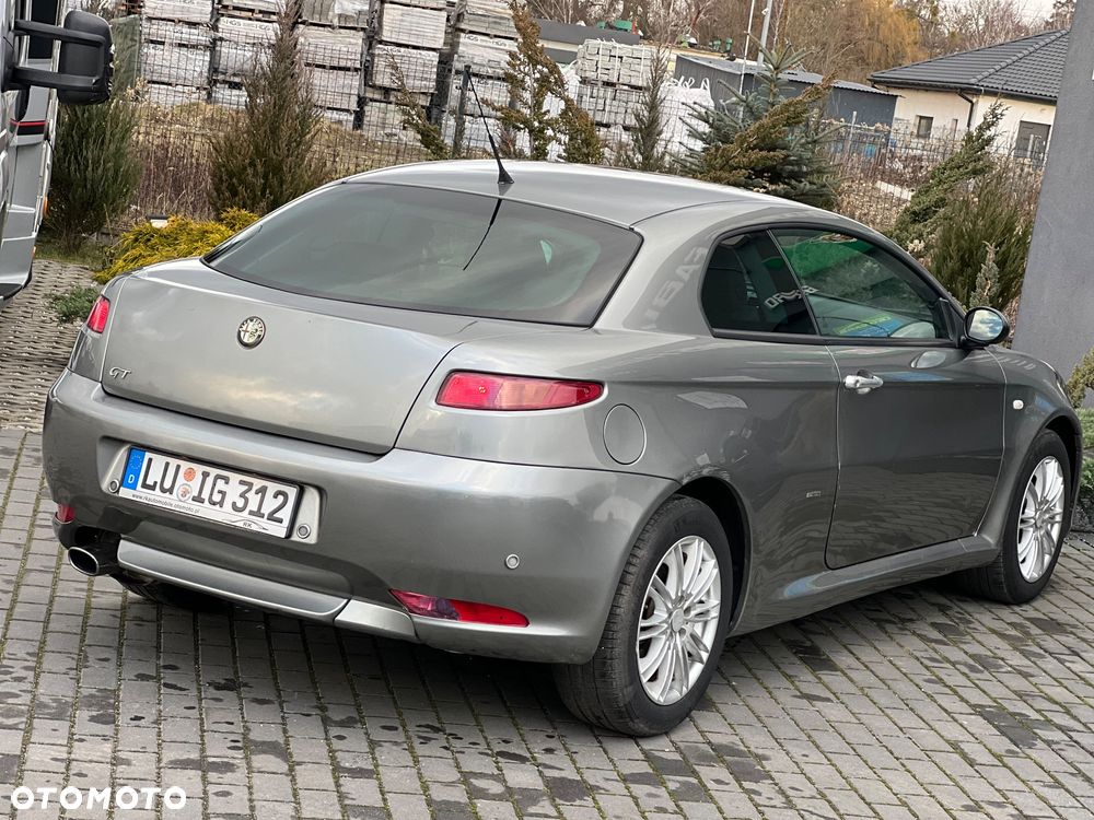 Alfa Romeo GT 2.0 JTS Distinctive Collezione - 17