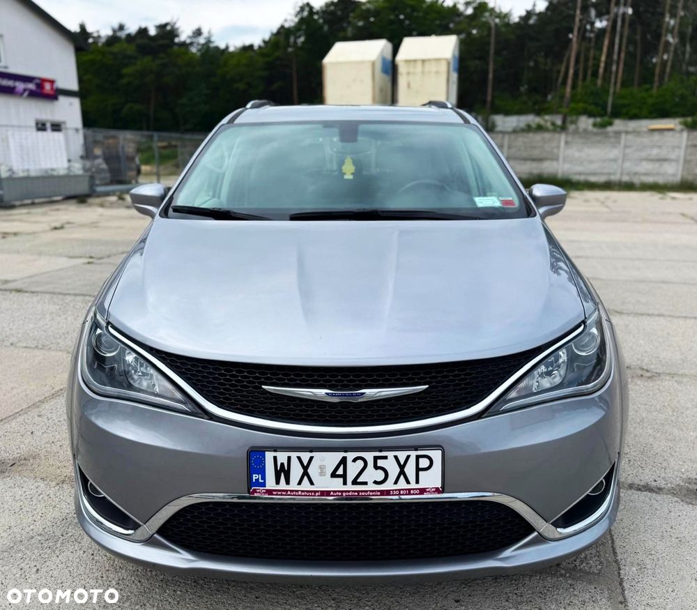 Chrysler Pacifica - 32