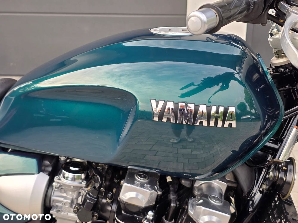 Yamaha XJR - 8