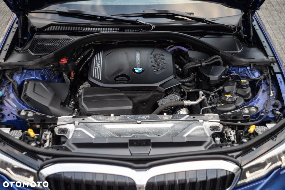 BMW Seria 3 320d xDrive M Sport sport - 29