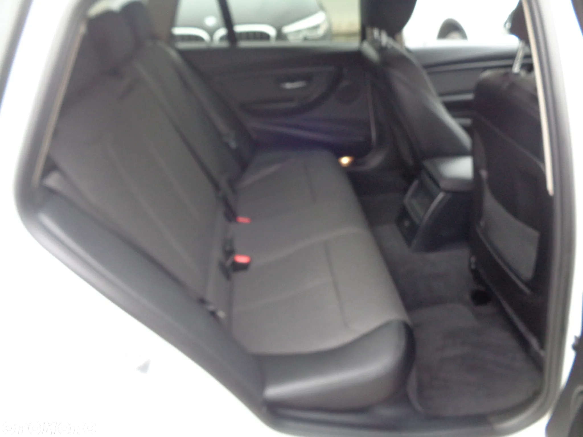 BMW Seria 3 320d Touring xDrive Sport Line - 24