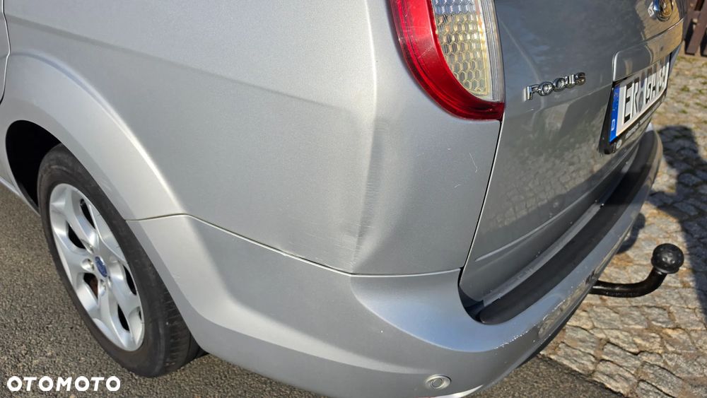 Ford Focus 1.6 Ambiente - 11