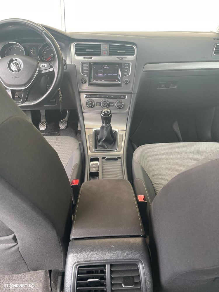 VW Golf Variant 1.6 TDi Confortline - 12