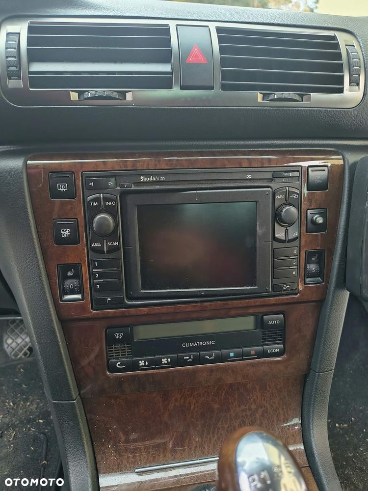 Skoda Superb 2.0 TDI DPF Elegance - 10