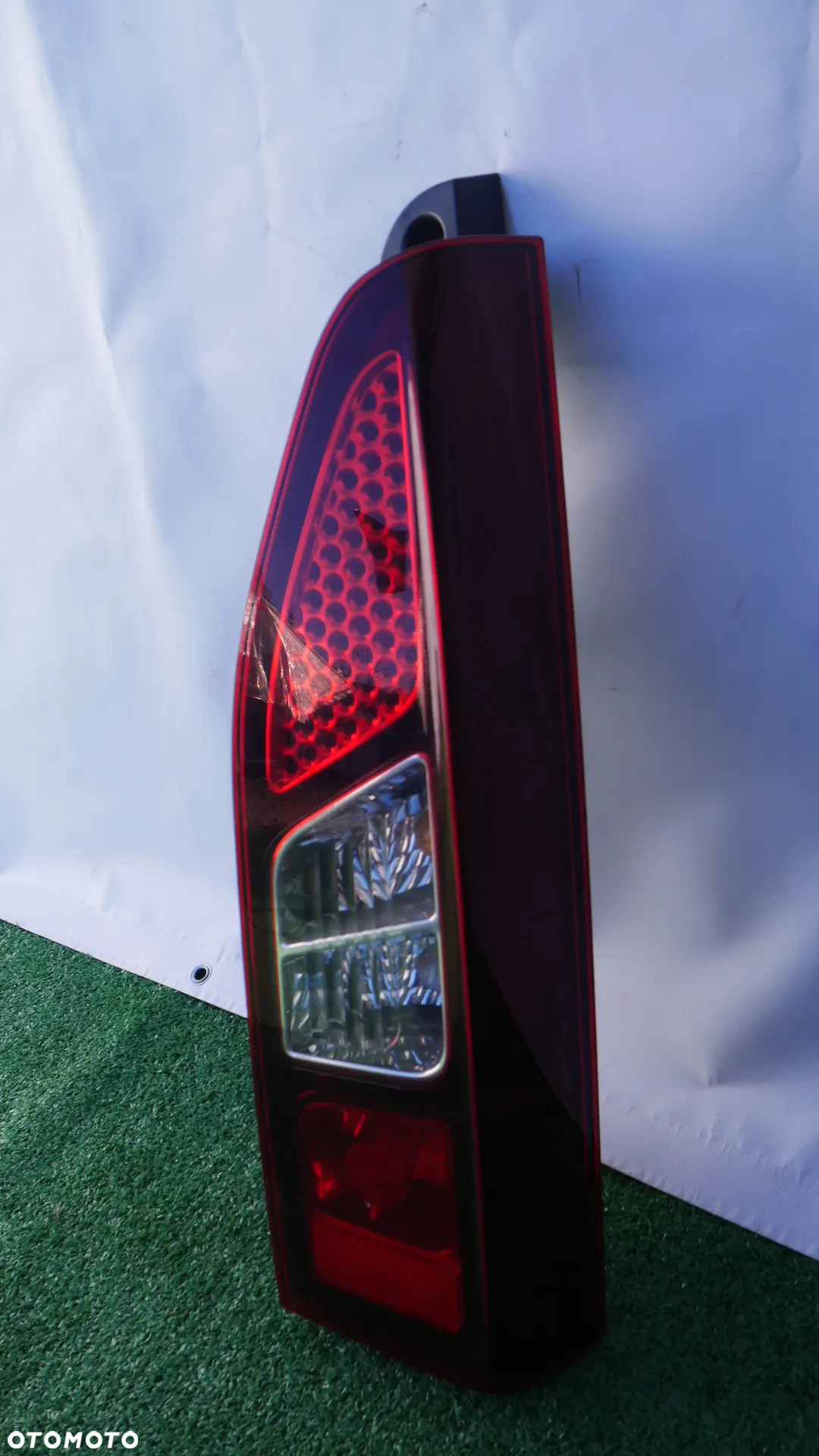 LAMPA PRAWA TYLNA POD KLAPE KLAPA TYŁ BERLINGO IV 4 PARTNER IV COMBO E PROACE CITY - 4