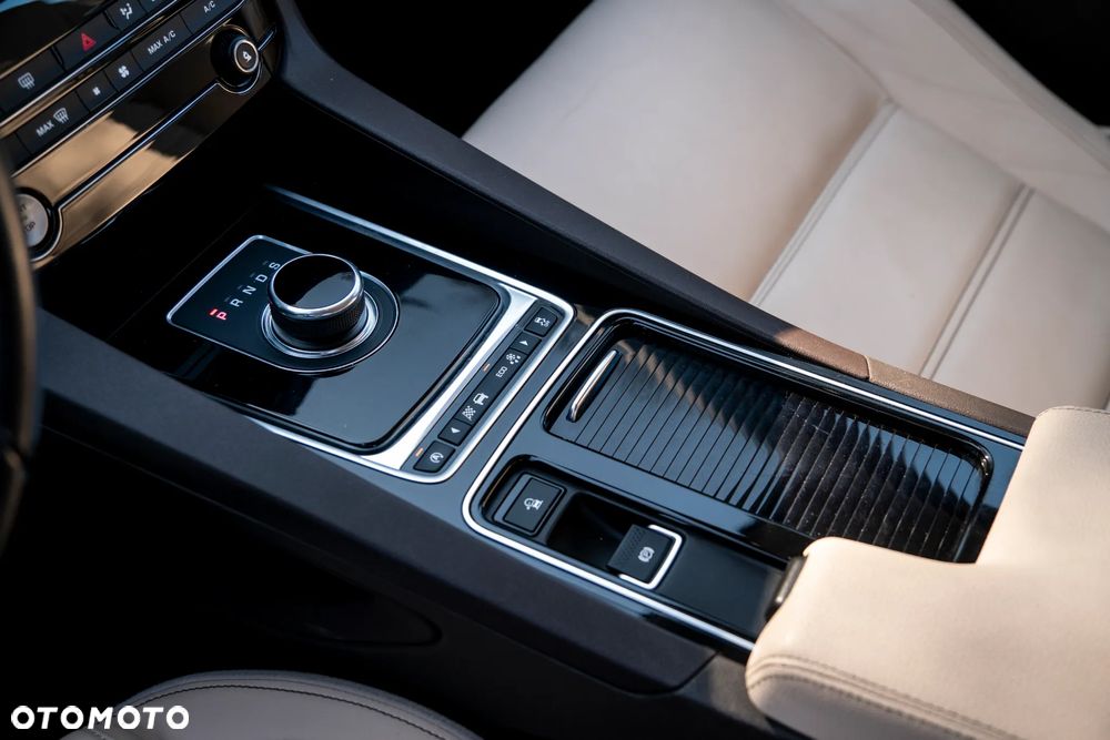 Jaguar F-Pace 30d AWD 300 Sport - 12