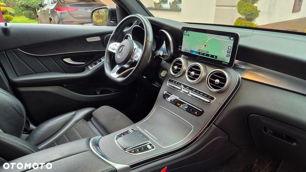 Mercedes-Benz GLC 220 d 4Matic 9G-TRONIC AMG Line Plus - 25