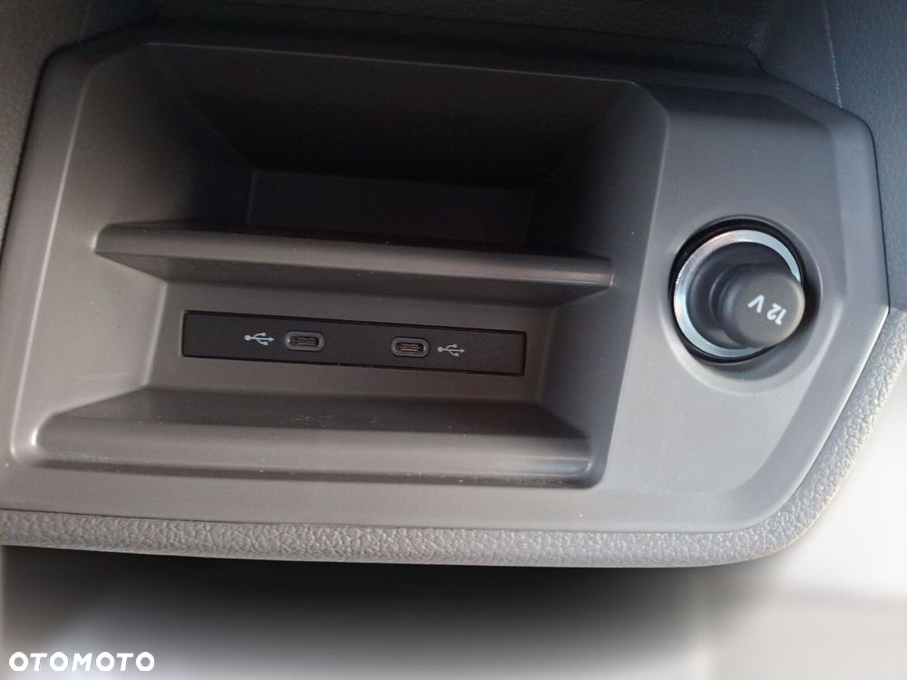Volkswagen Crafter 35 furgon 177km Automat 3640 - 30