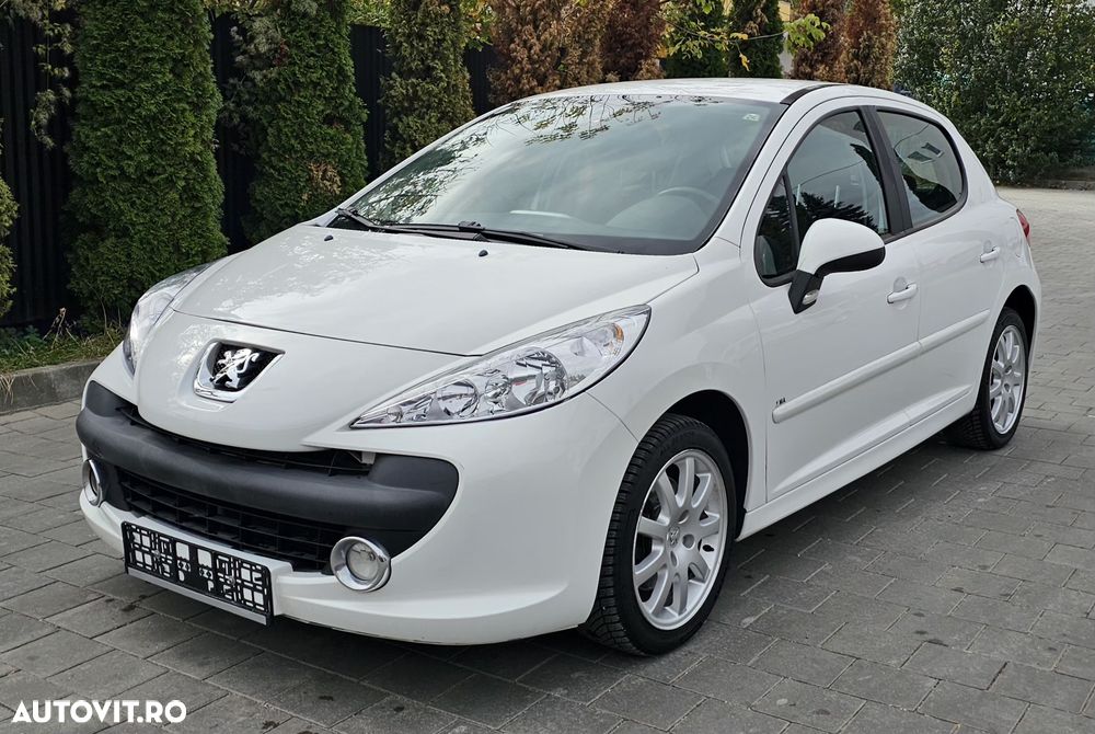 Peugeot 207 - 1