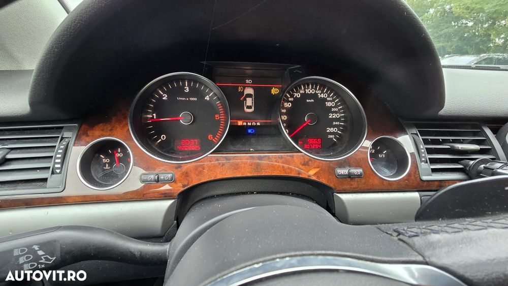 Audi A8 - 15