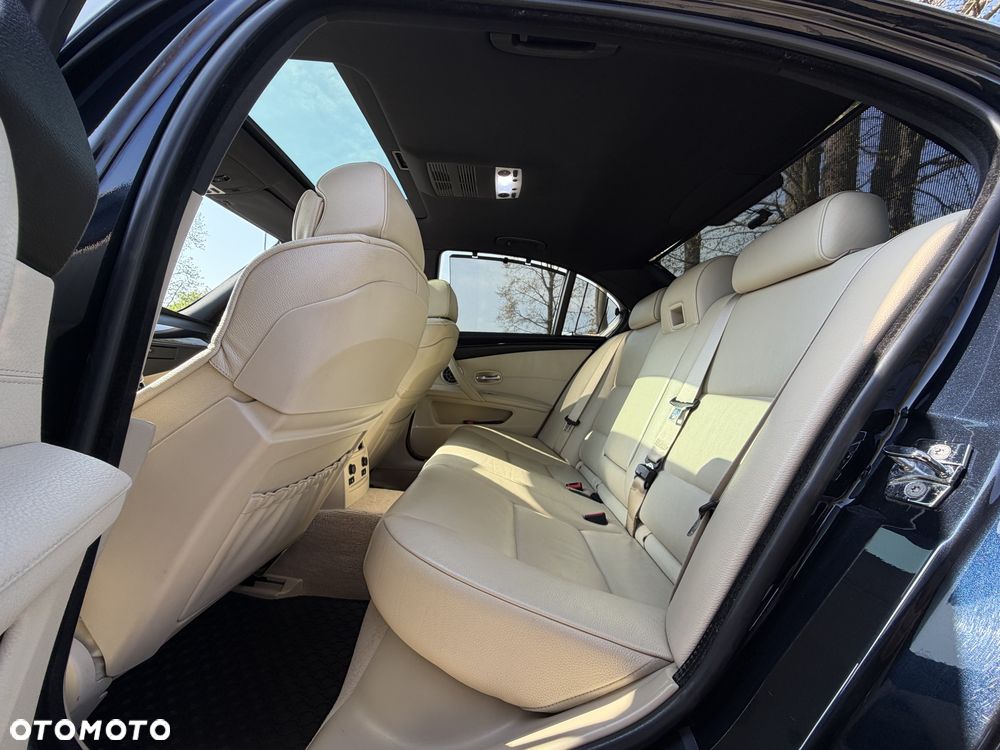 BMW Seria 5 530xi - 33