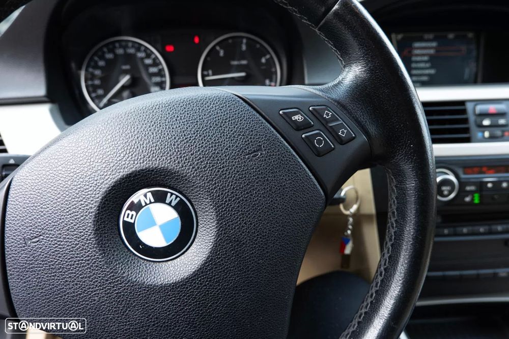 BMW 318 d Pack M - 18