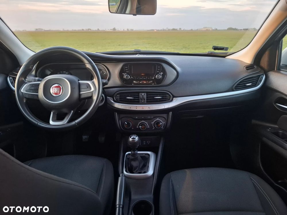 Fiat Tipo 1.4 16v Easy - 9