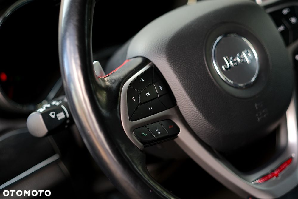 Jeep Grand Cherokee - 29
