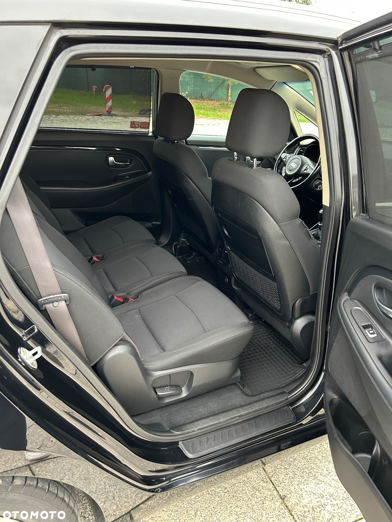 Kia Carens 1.7 CRDi Business Line - 36