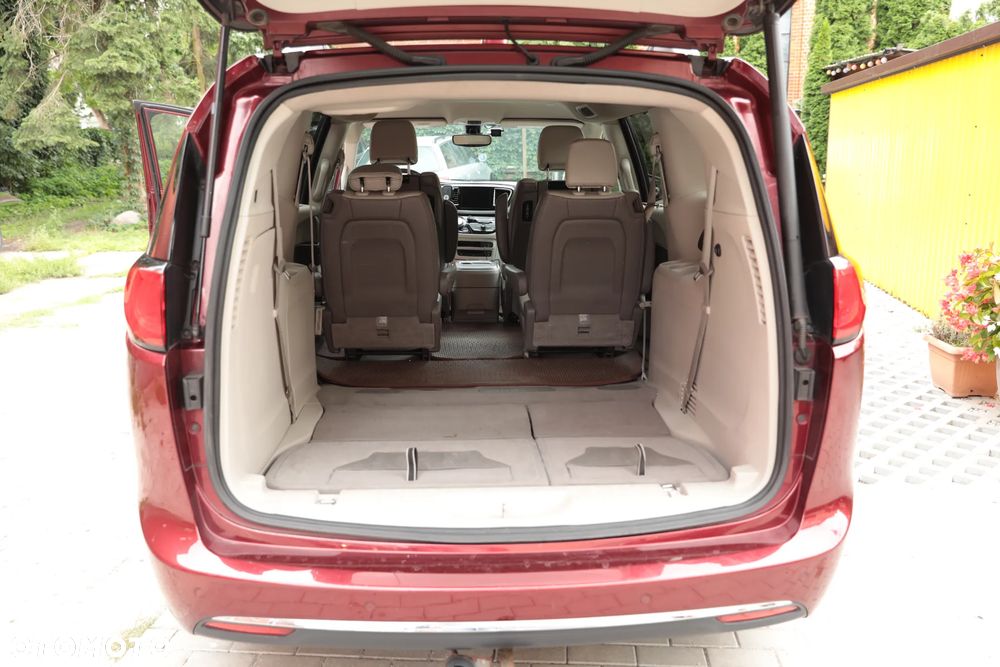 Chrysler Pacifica - 15