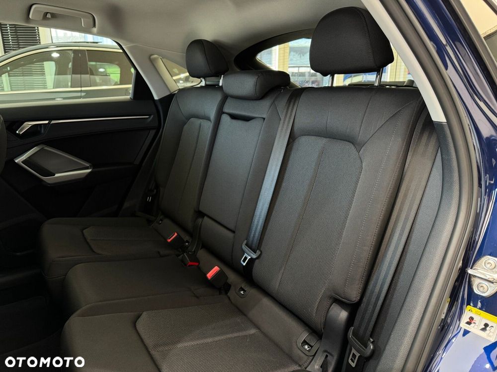 Audi Q3 Sportback - 13