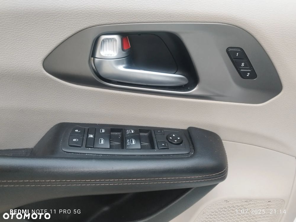 Chrysler Pacifica - 17