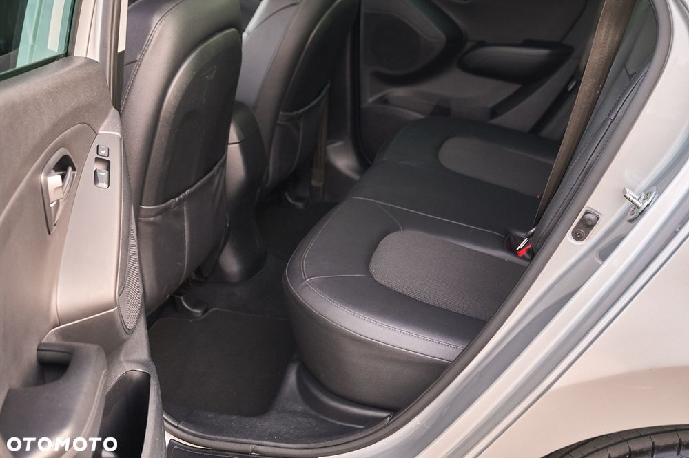 Hyundai ix35 1.7 CRDi 2WD blue Style - 21