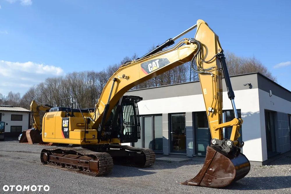 Caterpillar CAT 320 F - 15