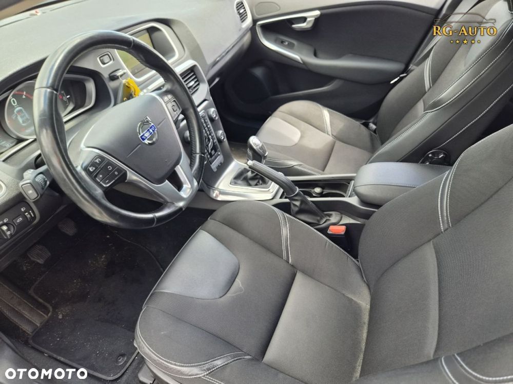 Volvo V40 - 22