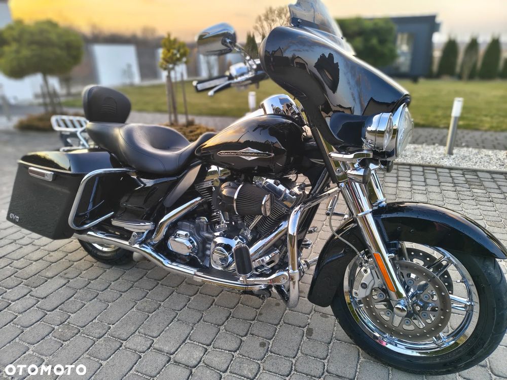 Harley-Davidson CVO Street Glide - 2