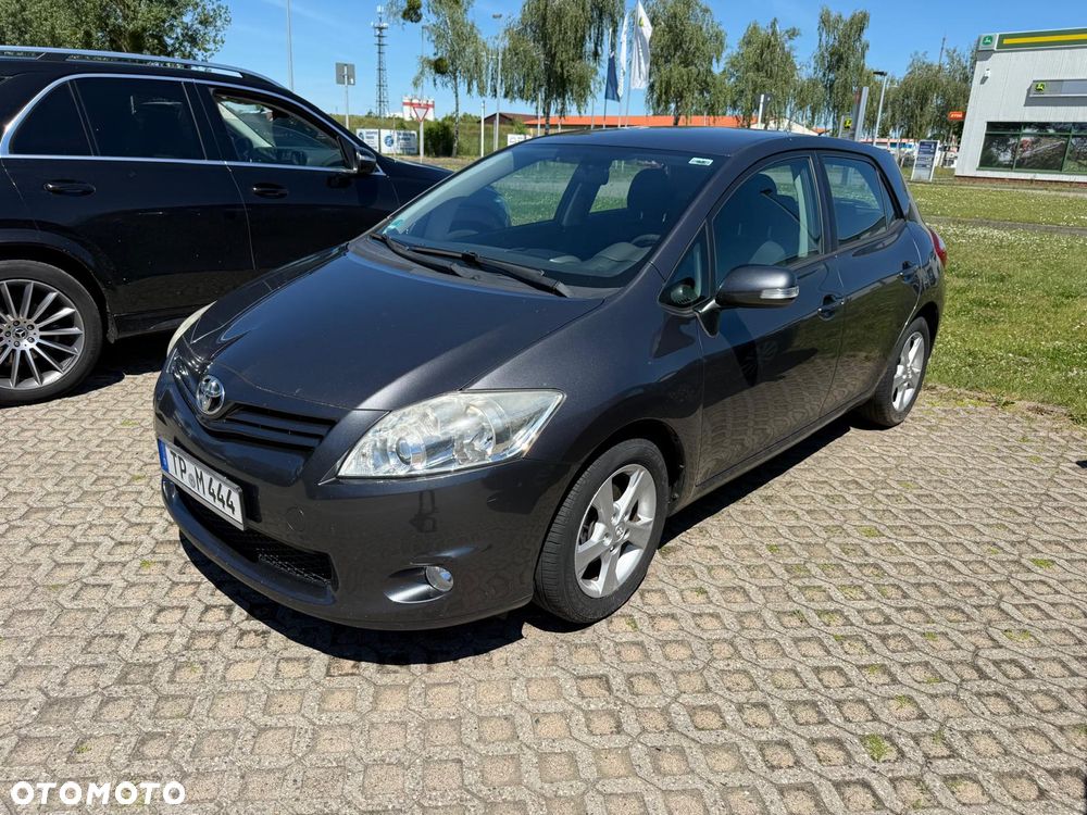 Toyota Auris 1.6 Executive - 1