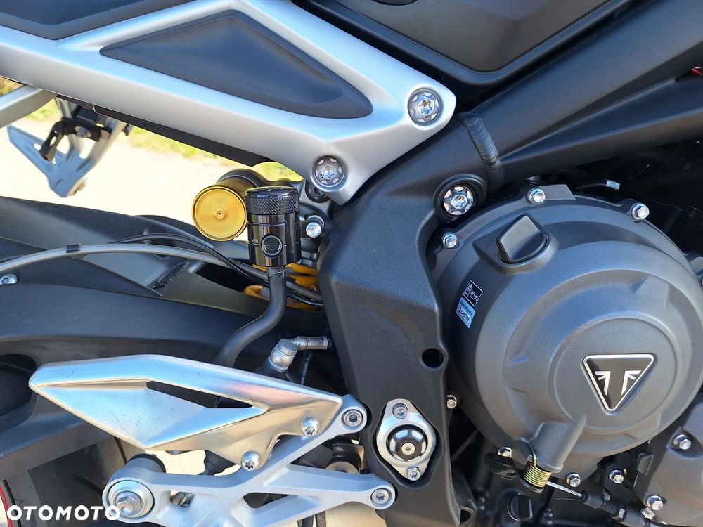 Triumph Street Triple - 9