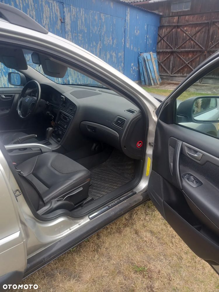 Volvo XC 70 D5 AWD Momentum - 11