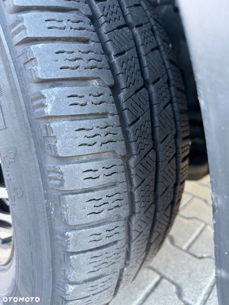 Mercedes-Benz Sprinter - 13