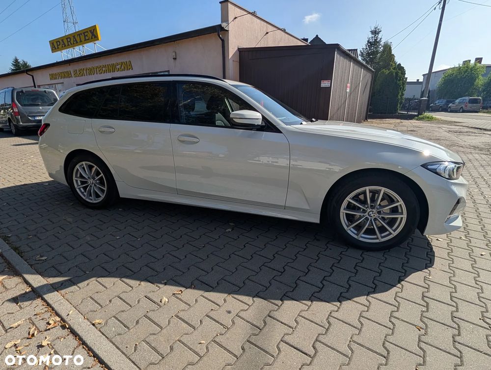BMW Seria 3 318i Sport Line - 14