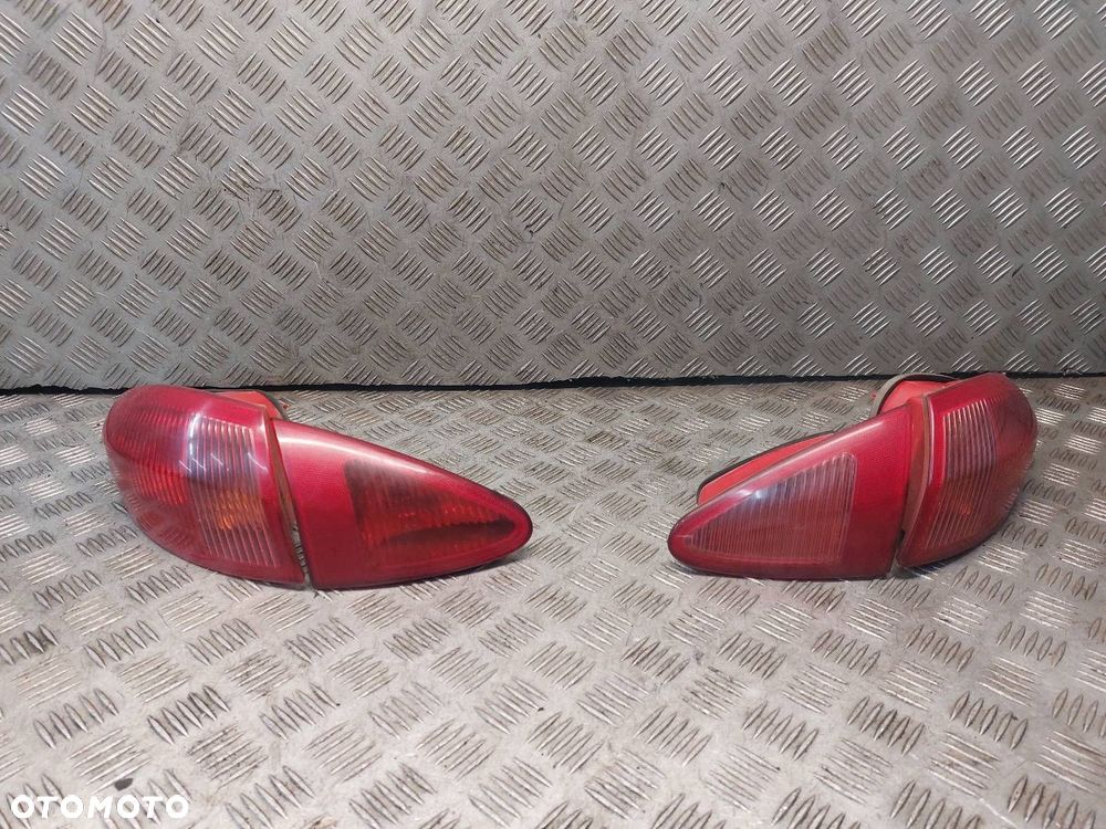 LAMPA LEWY PRAWY TYŁ ALFA ROMEO 147 46556349 46556346 46556347 - 1