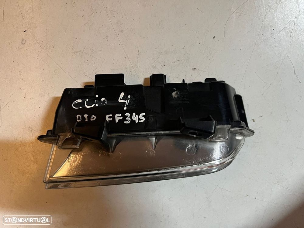 Renault Clio IV 4 - LUZ FAROL DIURNO DIREITO - FF345 - 4