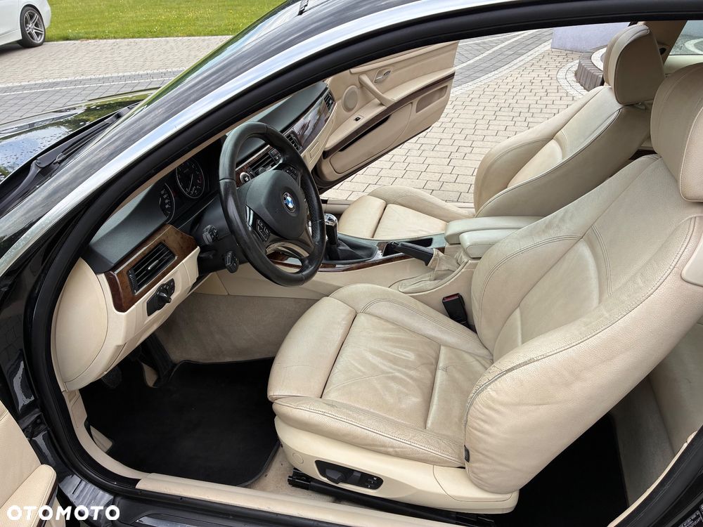 BMW Seria 3 325i - 14