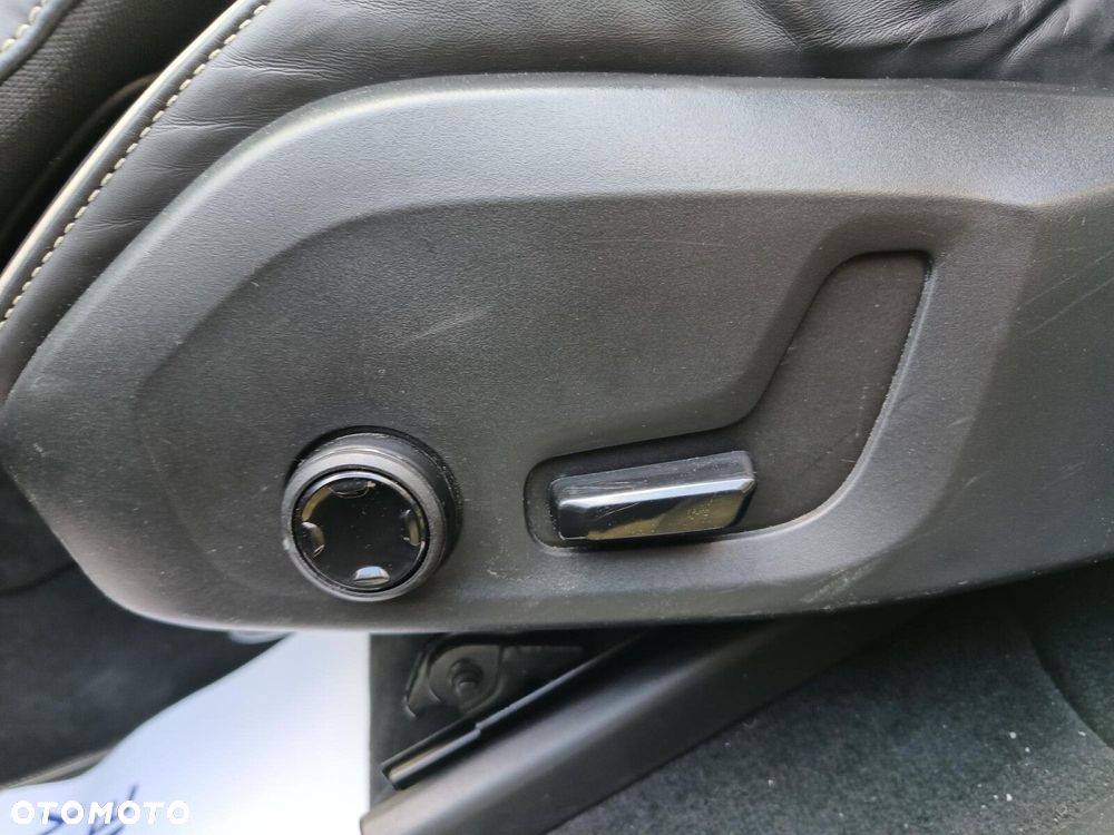 Volvo XC 60 D4 SCR R-Design - 15