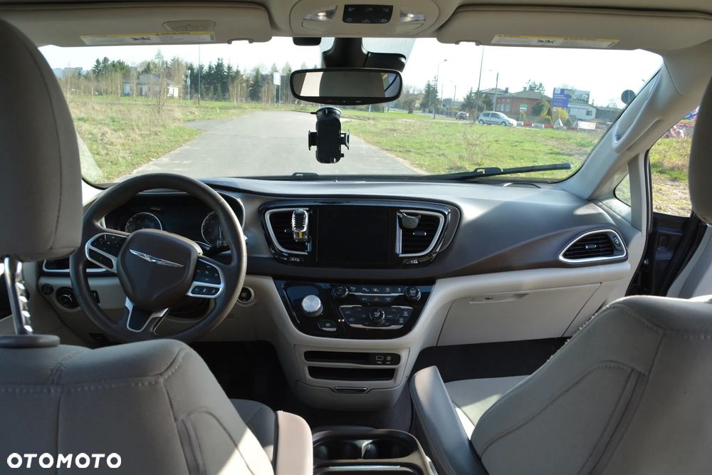 Chrysler Pacifica - 27